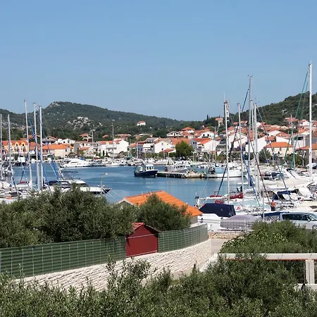 Apartment Jezera 9502c Tisno