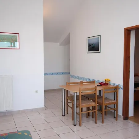 Jezera 9502c * Tisno