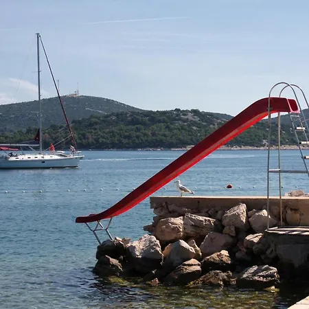 Jezera 9502c * Tisno